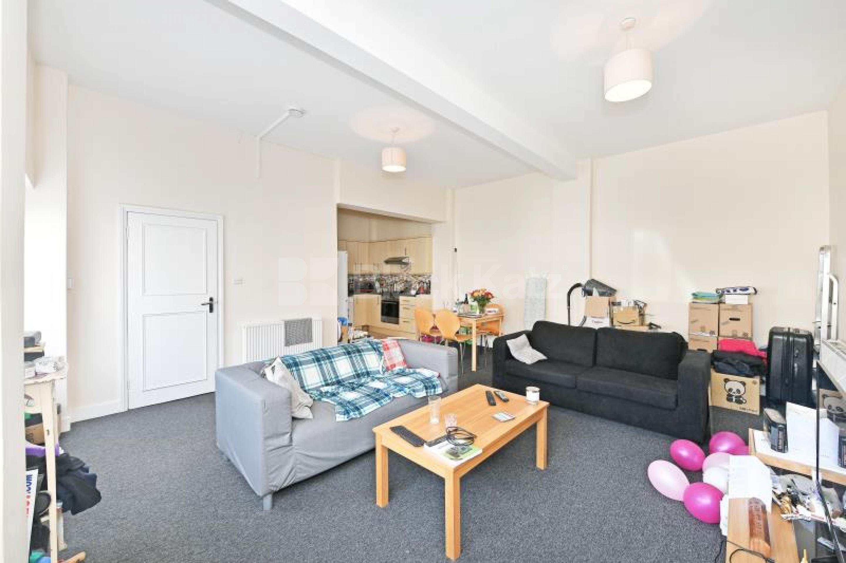 			MEWS HOUSE, 3 Bedroom, 1 bath, 1 reception Flat			 Park Mews, Crouch End N8 N8